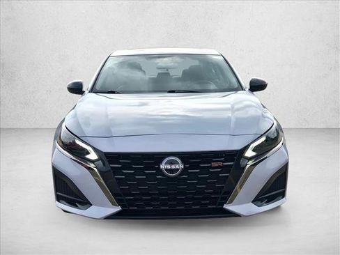 Used 2025 Nissan Altima 2.5 SR w/ SR Premium Package AWD/4WD image 27