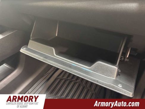 Used 2025 Chevrolet Equinox LT w/ Midnight Edition image 39