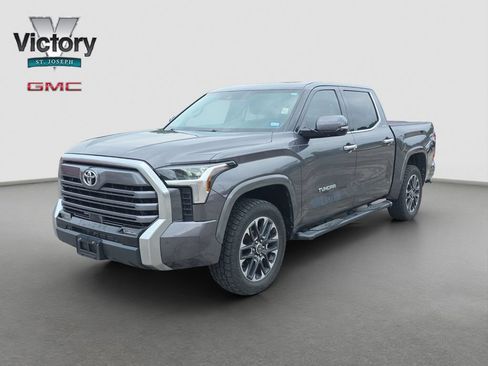 Used 2022 Toyota Tundra Limited w/ Power Package AWD/4WD image 3