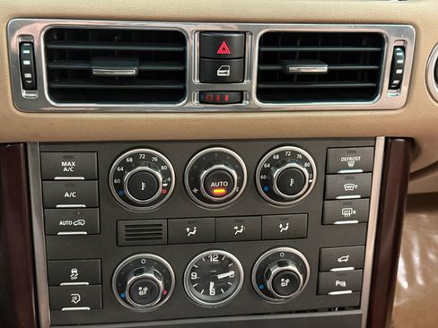 Used 2011 Land Rover Range Rover HSE LUX image 30