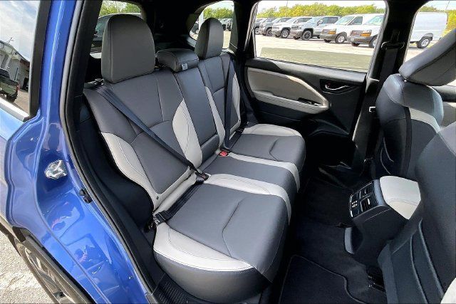 Used 2025 Subaru Forester Limited AWD/4WD image 25