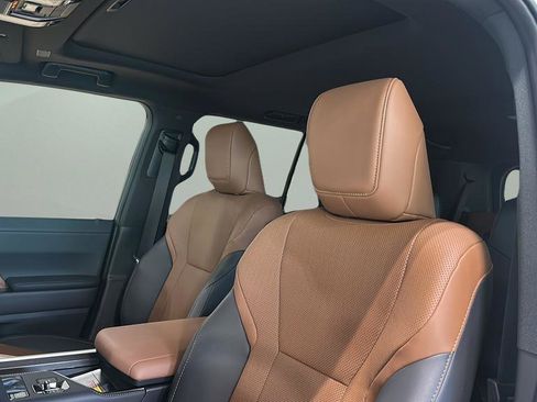 New 2026 Lexus GX 550 AWD/4WD image 15