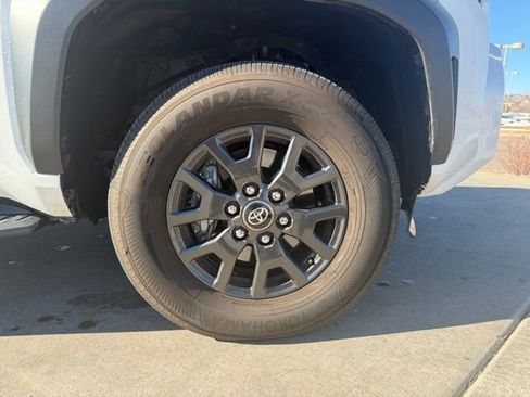 Used 2025 Toyota 4Runner SR5 image 32