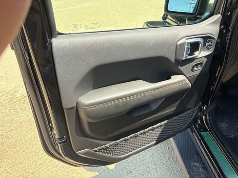New 2026 Jeep Wrangler Unlimited Sahara AWD/4WD image 17