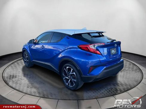 Used 2018 Toyota C-HR XLE image 3