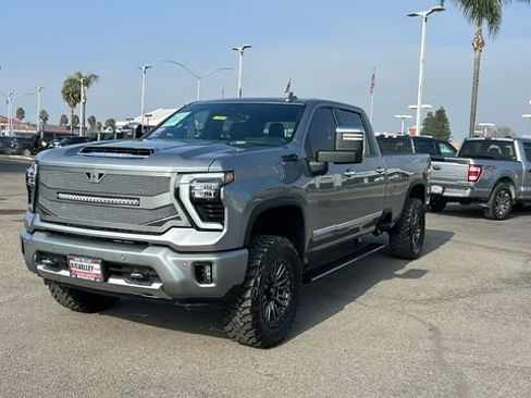 Used 2025 Chevrolet Silverado 3500 High Country w/ High Country Premium Package image 8