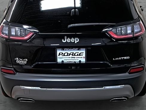 Used 2022 Jeep Cherokee Limited image 11
