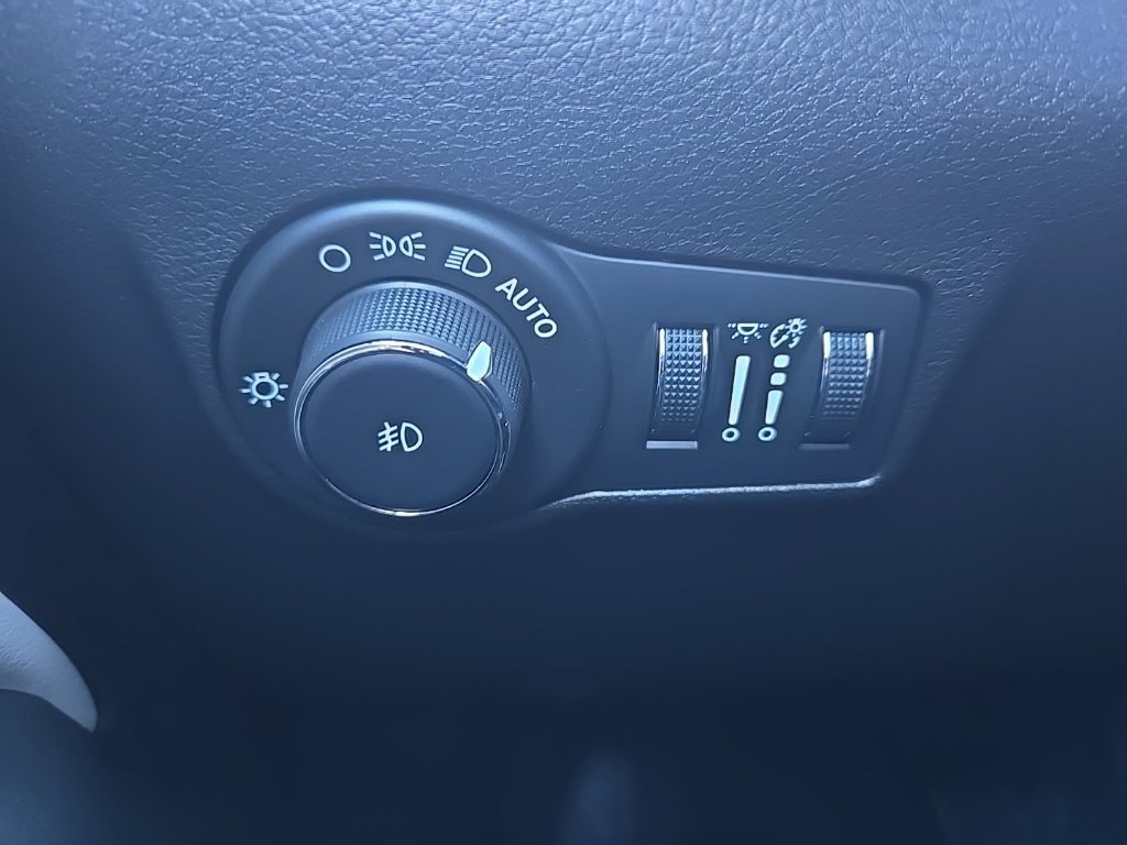 Used 2024 Jeep Compass Limited AWD/4WD image 42
