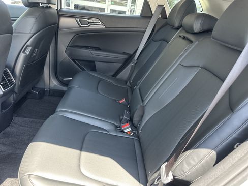 Used 2026 Kia Sportage EX FWD image 12