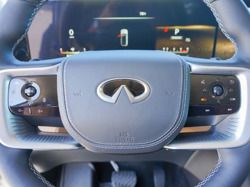 Used 2025 INFINITI QX80 Sensory image 10