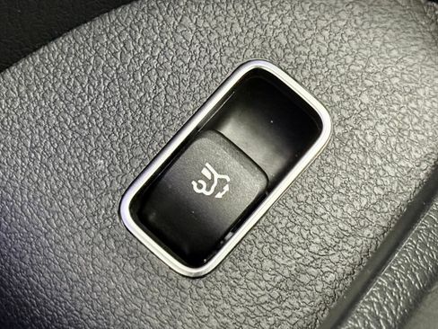 Used 2025 Mercedes-Benz GLE 450 4MATIC image 23