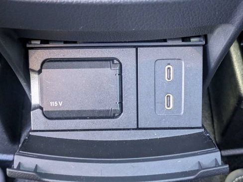 Used 2025 Mercedes-Benz GLB 250 image 15
