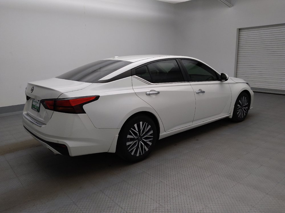 Used 2023 Nissan Altima 2.5 SV w/ SV Premium Package FWD image 10