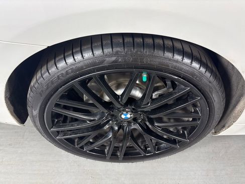 Used 2020 BMW 740i image 10