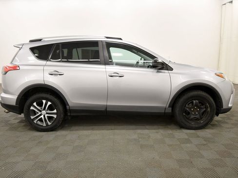 Used 2016 Toyota RAV4 LE image 9