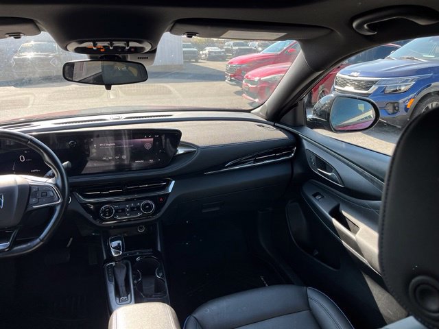 Used 2025 Buick Envista Sport Touring w/ Convenience I Package FWD image 40