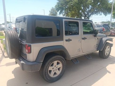 Used 2018 Jeep Wrangler Unlimited Sport S AWD/4WD image 2