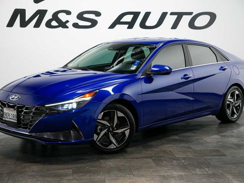 Used 2023 Hyundai Elantra Limited FWD image 2