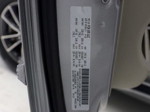 Used 2016 Dodge Grand Caravan SXT FWD image 34
