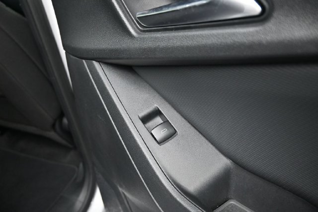Used 2025 Chevrolet Equinox LT FWD image 44