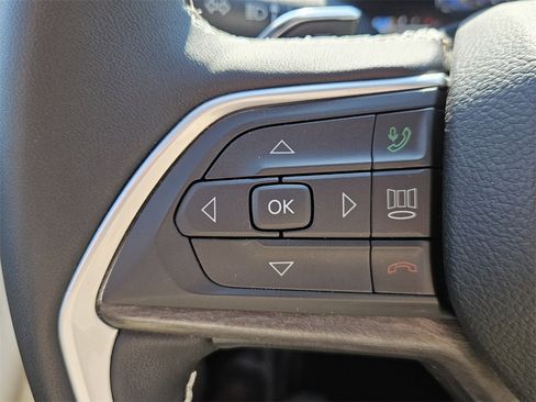 Used 2024 Jeep Grand Cherokee Limited w/ Luxury Tech Group II image 22