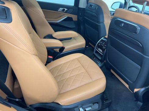 Used 2024 BMW X7 xDrive40i image 28