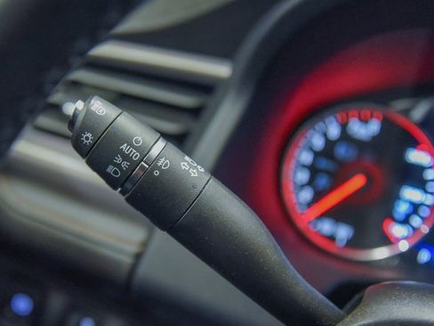 Used 2023 GMC Acadia AT4 image 28