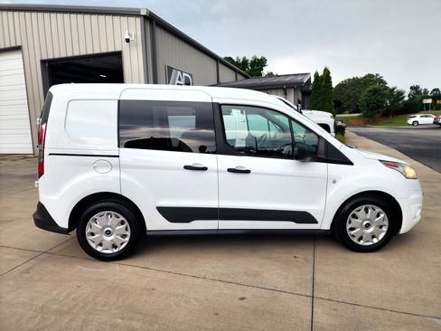 Used 2016 Ford Transit Connect XLT image 3