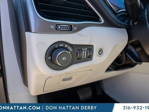 Used 2019 Jeep Cherokee Limited w/ Luxury Group FWD image 15