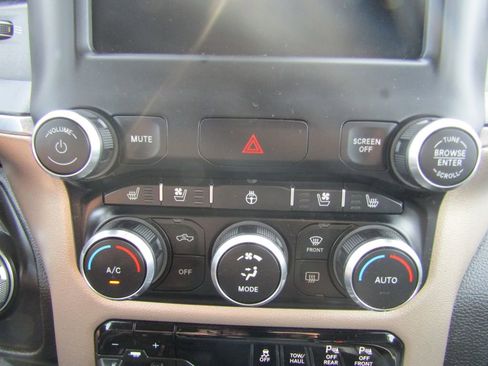 Used 2019 RAM 1500 Laramie image 27