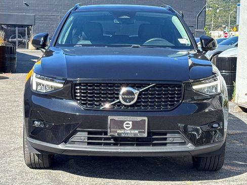 Used 2023 Volvo XC40 B5 Plus w/ Protection Package Premier AWD/4WD image 11