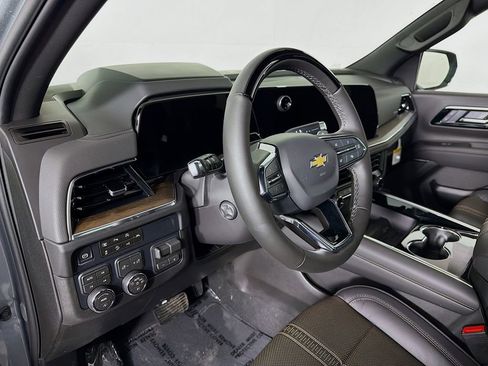 New 2026 Chevrolet Suburban High Country image 9