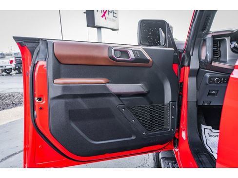 Used 2022 Ford Bronco Outer Banks image 6