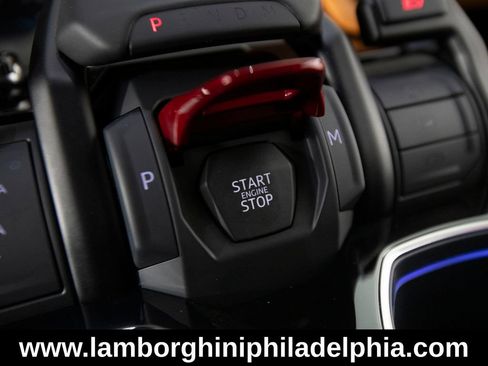 Used 2025 Lamborghini Urus S AWD/4WD image 23