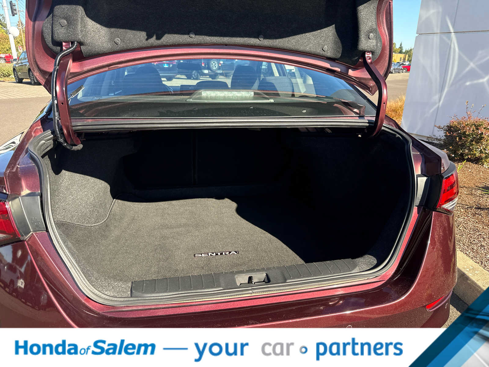 Used 2025 Nissan Sentra SV FWD image 15