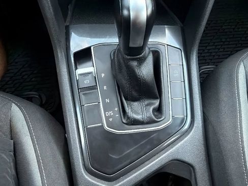 Used 2020 Volkswagen Tiguan S FWD image 37