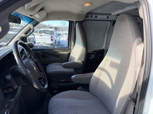 Used 2021 Chevrolet Express 2500 w/ Driver Convenience Package image 4