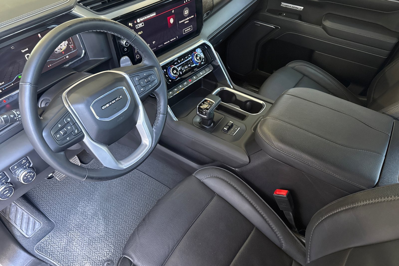 Used 2025 GMC Sierra 1500 Denali AWD/4WD image 9