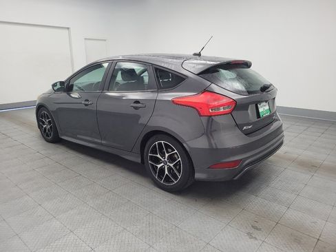 Used 2016 Ford Focus SE w/ SE Sport Package FWD image 3