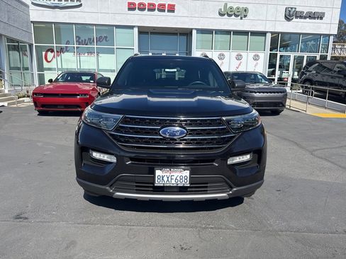 Used 2020 Ford Explorer XLT w/ Equipment Group 202A image 2