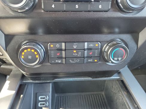 Used 2020 Ford F150 XLT w/ Equipment Group 302A Luxury AWD/4WD image 27