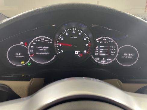 Used 2021 Porsche Cayenne image 16