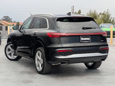 Used 2025 Audi Q5 Premium Plus w/ Premium Plus AWD/4WD image 2