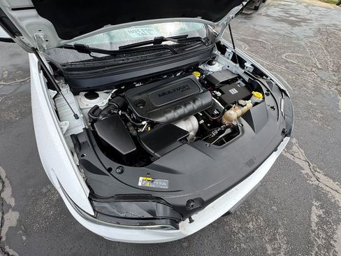 Used 2020 Jeep Cherokee Latitude w/ Cold Weather Group image 28