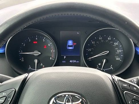 Used 2020 Toyota C-HR XLE FWD image 55