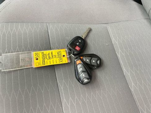 Used 2019 Toyota Tacoma SR w/ SR Convenience Package RWD image 34