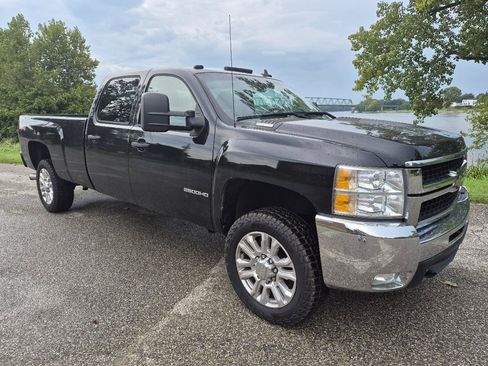 Used 2008 Chevrolet Silverado 2500 LT w/ 1LT Convenience Package AWD/4WD image 2