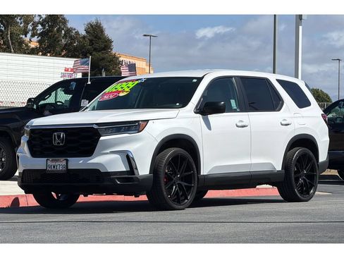 Used 2024 Honda Pilot LX image 8