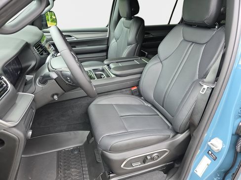 New 2026 Jeep Grand Wagoneer Limited AWD/4WD image 13