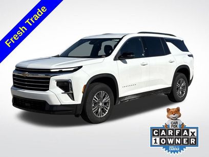 Used 2025 Chevrolet Traverse LT